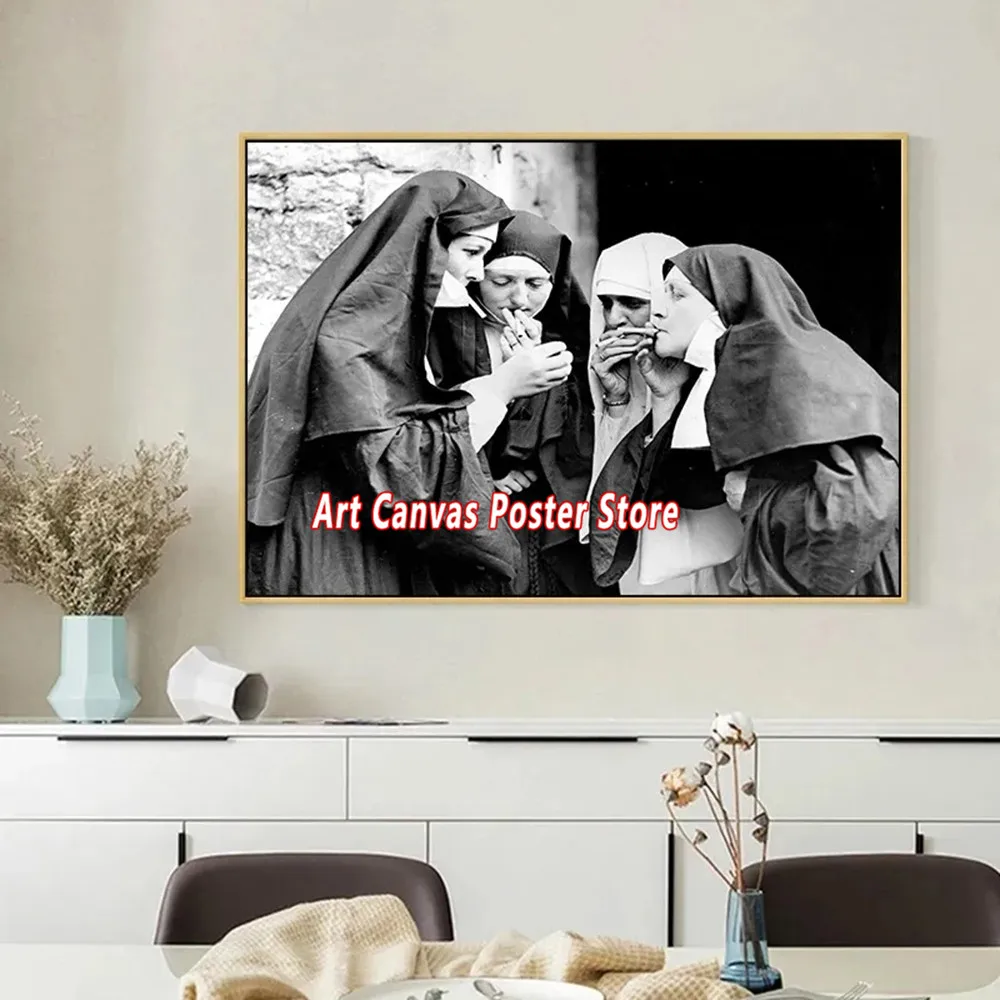 Плакат с курящей секси Монахиня, Винтажное снимка, Черно-бяло Монтиране на Изкуството, платно, печат, Забавна лошо Момиче, Ретро, Скандинавски Декор за дома